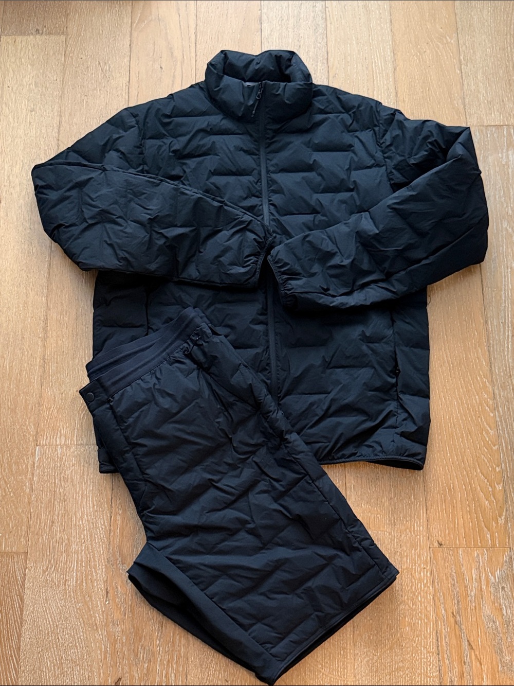 Uniqlo Men's Black Quilted Puffer Jacket and Matching Puffer Shorts